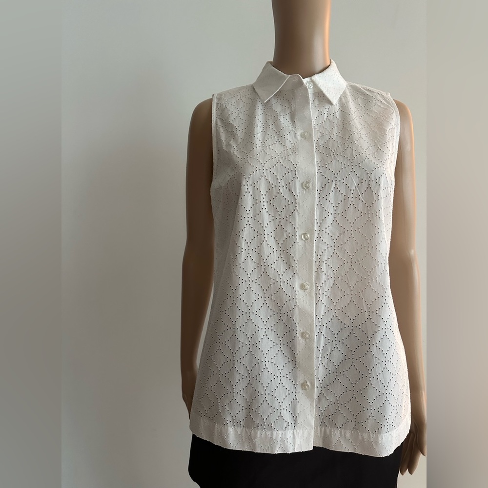 Ann Taylor Eyelet Button-Down Shirt - White, sleeveless, Size Small, 100% cotton